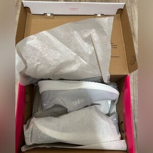 Ryka Women's Slip-On Walking Shoe Size 7 Gray